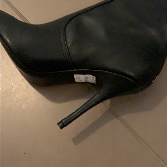 Boots - Picture 4 of 7